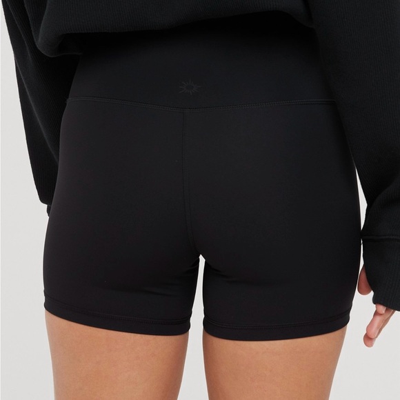 OFFLINE BY AERIE Goals 4” Bike Short (XS) - Picture 2 of 4